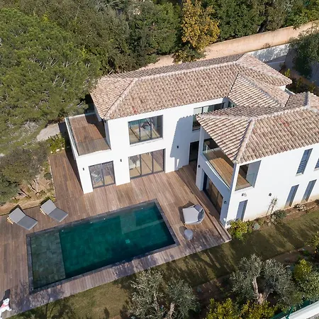 27 Saint-Tropez